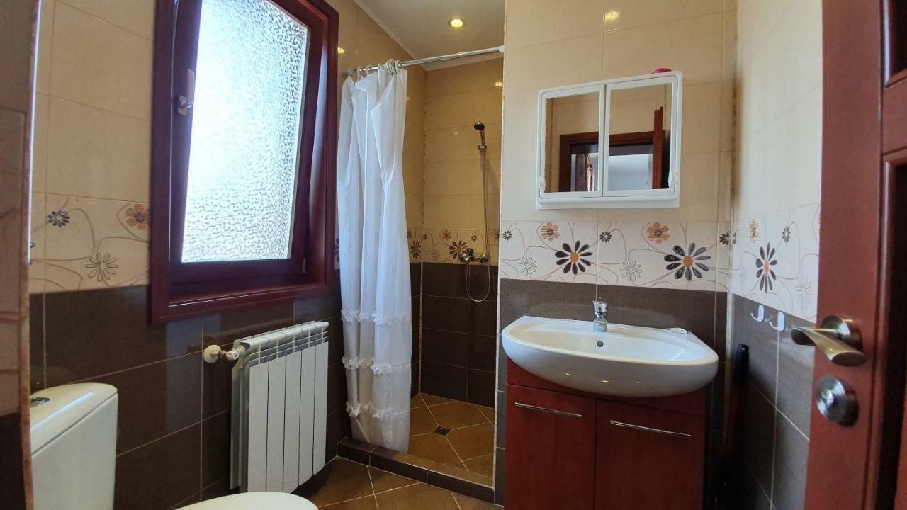 דבין Къща За Гости Солакови ** מראה חיצוני תמונה